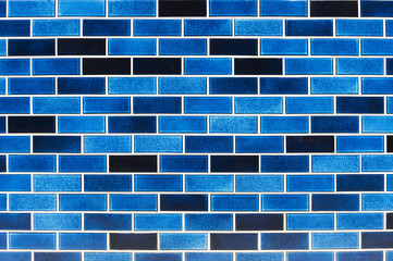 青色のタイル壁