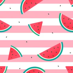 Tapeten Wassermelone Wassermelonen-nahtloses Muster Vektorillustration, Wassermelonenscheiben auf rosa und weißem Streifenhintergrund.