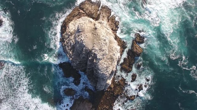 Rocas y mar