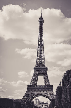 The Eiffel Tower : a Famous Iron Sculpture, Symbol of Paris