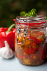 Paprikagemüse im Einweckglas