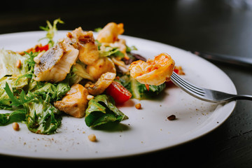 Salad with shrimp and fish