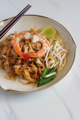 Fried noodle Thai style with prawn