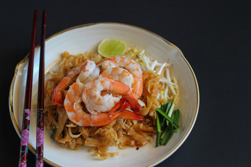 Fried noodle Thai style with prawn