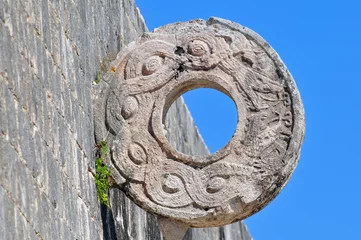 Papier Peint photo autocollant Mur chinois Stone ring at the great ball game court in the Chichen Itza, Mexico.