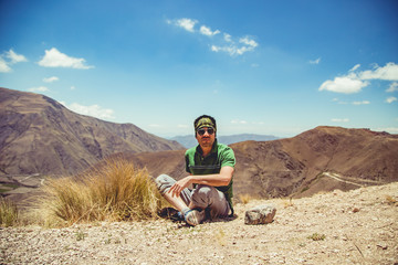 Hombre en la montaña