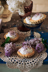 LILAC CREAM TARTS..Style vintage
