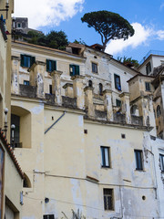 Fototapeta na wymiar Italien, Kampanien, Amalfiküste, Halbinsel von Sorrent, Costiera Amalfitana, Unesco Weltkulturerbe, Region Amalfi, Ausblick auf deie Altstadt von Amalfi
