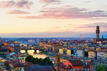 Obraz premium Ponte Vecchio bridge in Florence sunset