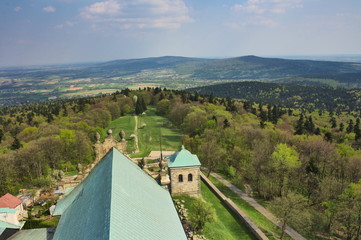 Widok na Góry Świętokrzyskie z wieży widokowej w klasztorze na Św. Krzyżu