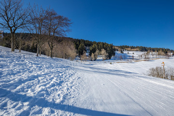 Fototapeta na wymiar Winter am Fuss des Fichtelberg