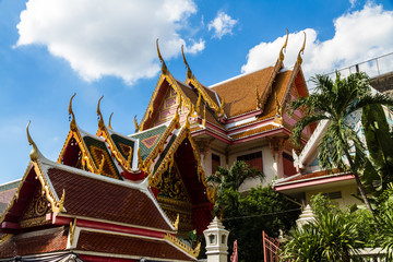 Naklejka premium Roof with Cho Fa finials on Buddhist Temple