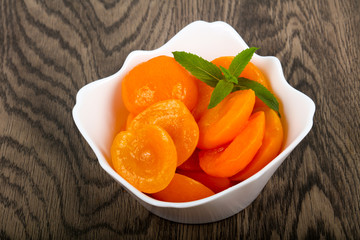 Canned apricots