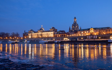 Dresden Brühlsche Terrasse Blaue Stunde Langzeitbelichtung im Winter