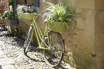 Fototapeta na wymiar Vieux vélo dordogne