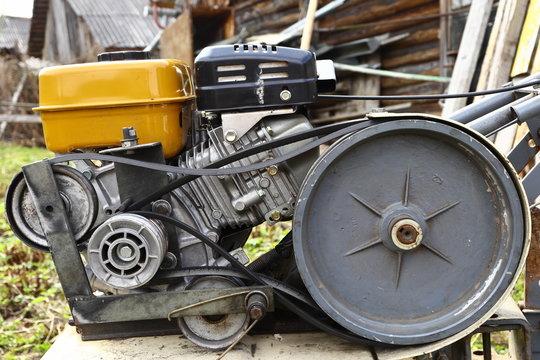 the engine light agricultural machine with a drive