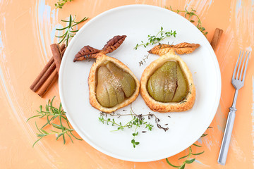 Birnen in Blätterteig