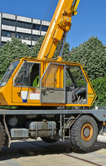 Crew compartment of a crane vehicle