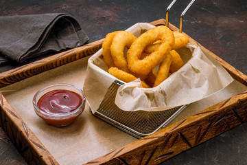 Onion rings in batter