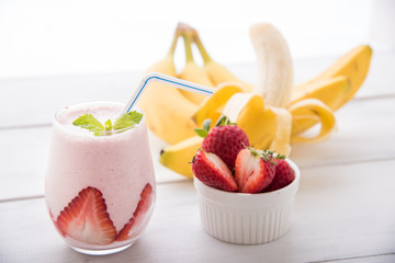 strawberry and banana smoothie