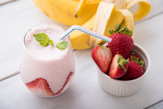 strawberry and banana smoothie