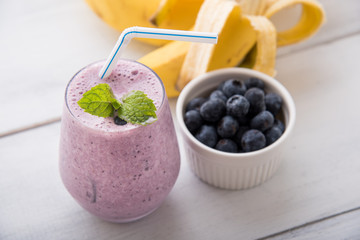 blueberry and banana smoothie