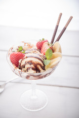 banana chocolate sundae