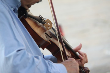 violino, violinista artista di strada persona che suona