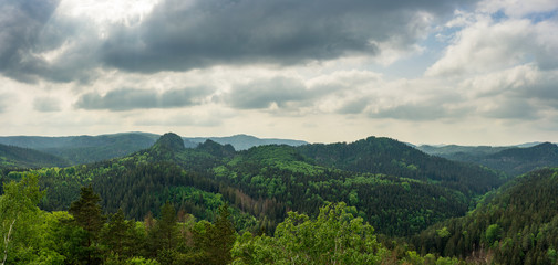 Obraz premium Wunderschönes Aussichtspanorama vom Großen Pohlshorn in die Sächsische Schweiz 