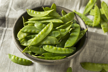 Raw Green Organic Snow Peas