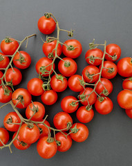 vine tomatoes,
