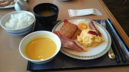 朝食