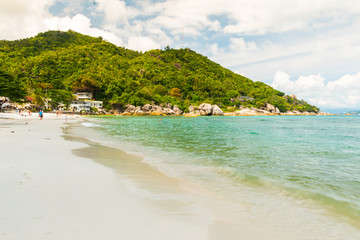 Fototapeta na wymiar Beautiful Silver Beach on the Koh Samui island in Thailand