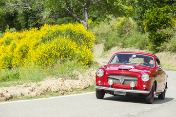 Auto d'epoca rossa