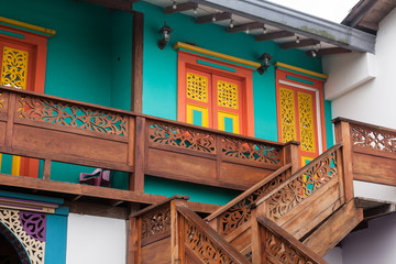 Obraz na płótnie Canvas colored facades in colombian town