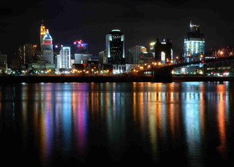 Fototapeta na wymiar Cincinnati at night