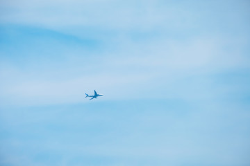旅客機・飛行機・青空