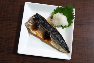 鯖の塩焼き