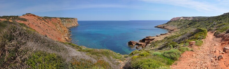 Fototapeta na wymiar Panorama über Küstenlandschaft auf spanischer Insel Menorca