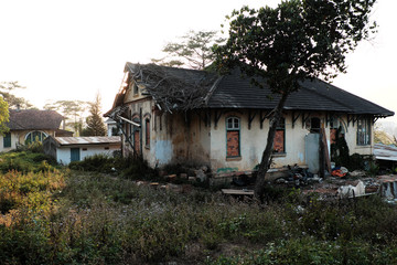 Obraz premium mansion house degradation