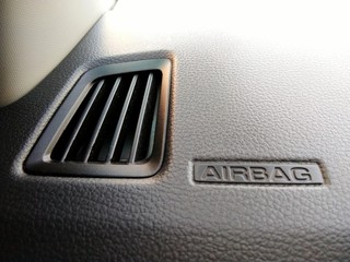 Air conditioning system in car and Vent console in car