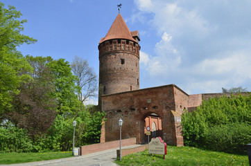 Fototapeta na wymiar Gefängnisturm und Eingang zum Schloss Tangermünde