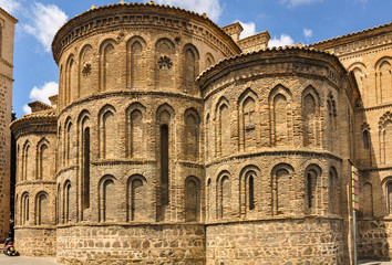 Mudéjar de Toledo, triple ábside de la iglesia de Santiago del Arrabal, Castilla-La Mancha, España