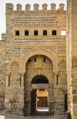 Fototapeta na wymiar Toledo, Puerta de Alfonso VI o antigua Puerta de Bisagra, España