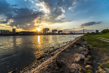 Fototapeta premium Sonnenuntergang am Rhein