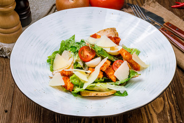 Salad caesar with chicken