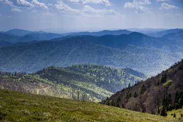 Obraz premium panorama of the Carpathian mountains, national park Skolevski beskidy, Lviv region of Western Ukraine