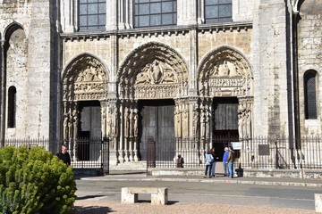 Fototapeta na wymiar Chartres, centre ville, cathédrale