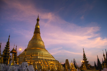 Naklejka premium Shwedagon Temple