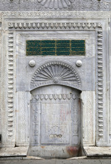 broken fountain with ottoman motif